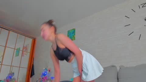 Snapshot of lilyt_007 chatting on 12.18.24 lilyt_007 online show from 12.18.24