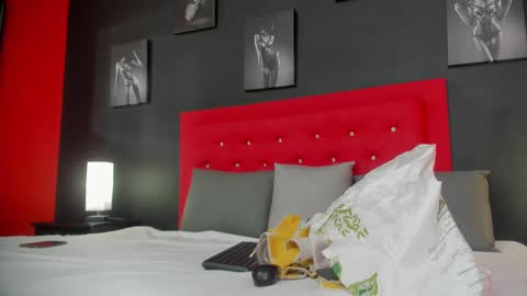 Snapshot of lilyth_adam chatting on 09.25.25 Lilythadam online show from 09.25.25