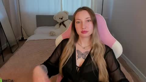 Lilly Lark online show from 05.04.26