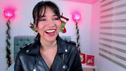 Snapshot of lina_bedoya chatting on 12.12.24 Lina Bedoya online show from 12.12.24