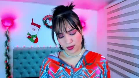 Snapshot of lina_bedoya chatting on 12.14.24 Lina Bedoya online show from 12.14.24