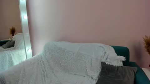 Snapshot of lina_blueeyed chatting on 01.22.25 Lina blueeyed GMT3 1100-1700 Mon Wed Thu Sat Sun online show from 01.22.25