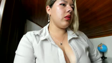 Lina Browm online show from 02.08.25