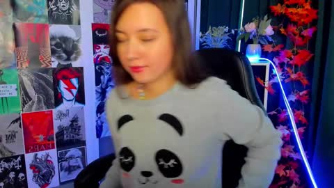 Snapshot of lina_brownie chatting on 12.04.24 Lina online show from 12.04.24