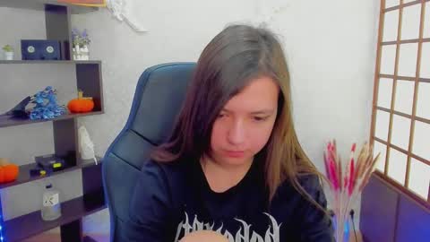 Snapshot of lina_brownie chatting on 12.14.24 Lina online show from 12.14.24