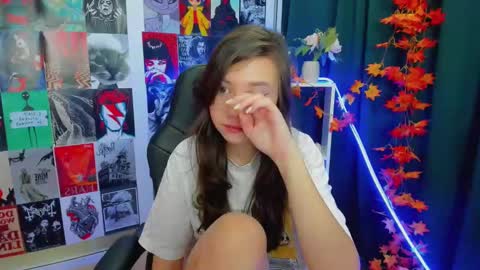 Snapshot of lina_brownie chatting on 12.20.24 Lina online show from 12.20.24