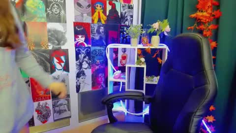 Snapshot of lina_brownie chatting on 12.20.24 Lina online show from 12.20.24