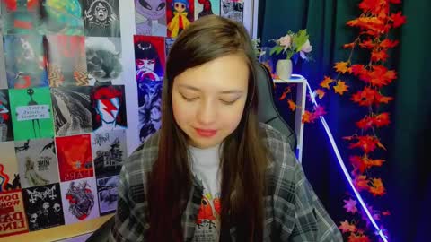 Snapshot of lina_brownie chatting on 12.23.24 Lina online show from 12.23.24