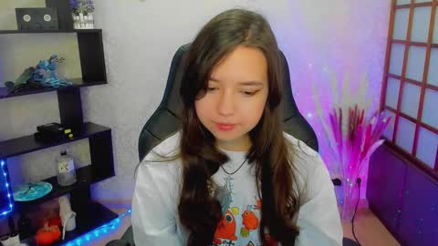 Snapshot of lina_brownie chatting on 12.29.24 Lina online show from 12.29.24