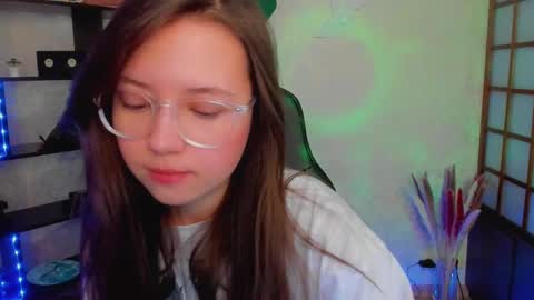 Snapshot of lina_brownie chatting on 01.04.25 Lina online show from 01.04.25