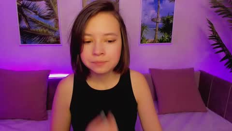 Snapshot of lina_brownie chatting on 01.19.25 Lina online show from 01.19.25