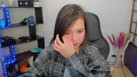 Snapshot of lina_brownie chatting on 01.25.25 Lina online show from 01.25.25