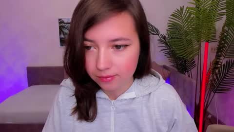 Snapshot of lina_brownie chatting on 09.17.25 Lina online show from 09.17.25