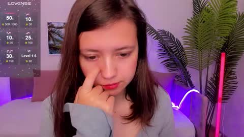 Snapshot of lina_brownie chatting on 09.20.25 Lina online show from 09.20.25