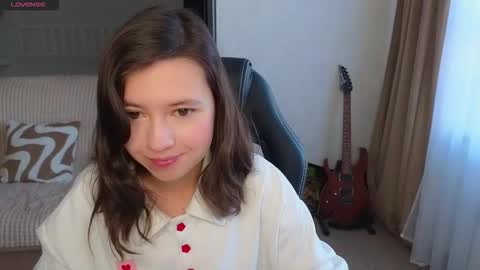 Snapshot of lina_brownie chatting on 10.01.25 Lina online show from 10.01.25