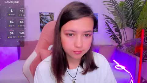 Snapshot of lina_brownie chatting on 10.03.25 Lina online show from 10.03.25