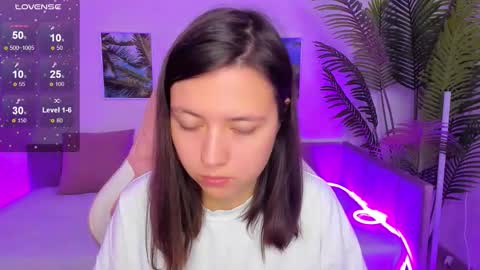 Snapshot of lina_brownie chatting on 10.04.25 Lina online show from 10.04.25