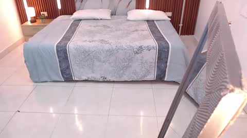 Snapshot of lina_fajardo22 chatting on 09.17.25 Lina online show from 09.17.25