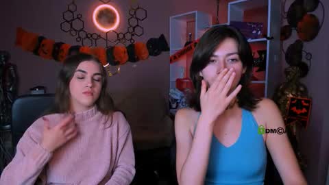 Snapshot of lina_fox12 chatting on 10.27.25 lina_fox12 online show from 10.27.25