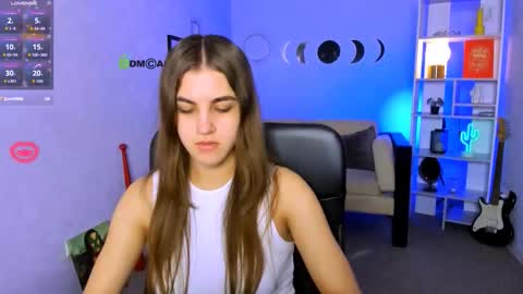 Snapshot of lina_fox12 chatting on 11.25.25 lina_fox12 online show from 11.25.25