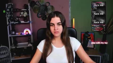 Snapshot of lina_fox12 chatting on 12.04.25 lina_fox12 online show from 12.04.25