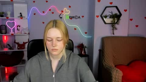 Snapshot of lina_fox12 chatting on 04.08.26 lina_fox12 online show from 04.08.26