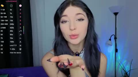 Lina online show from 12.04.25