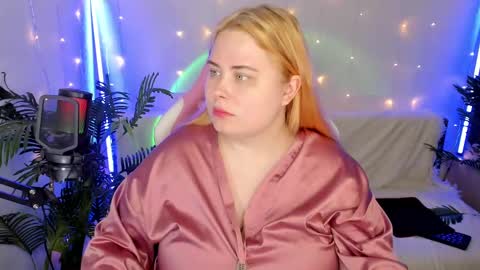 Snapshot of lina_linx chatting on 01.20.25 lina_linx online show from 01.20.25
