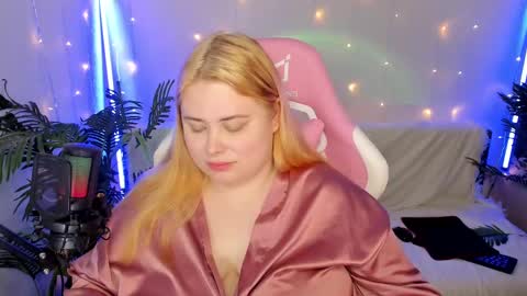 Snapshot of lina_linx chatting on 01.20.25 lina_linx online show from 01.20.25