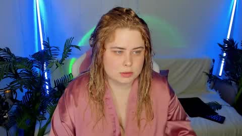 Snapshot of lina_linx chatting on 01.26.25 lina_linx online show from 01.26.25