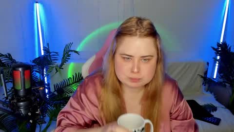 Snapshot of lina_linx chatting on 01.26.25 lina_linx online show from 01.26.25