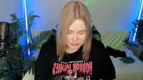 Snapshot of lina_linx chatting on 02.07.25 lina_linx online show from 02.07.25