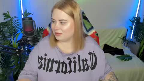 Snapshot of lina_linx chatting on 02.09.25 lina_linx online show from 02.09.25