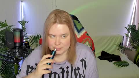 Snapshot of lina_linx chatting on 02.10.25 lina_linx online show from 02.10.25