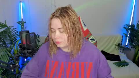 Snapshot of lina_linx chatting on 02.14.25 lina_linx online show from 02.14.25