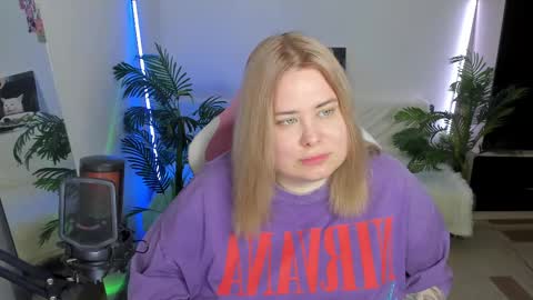 Snapshot of lina_linx chatting on 02.24.25 lina_linx online show from 02.24.25