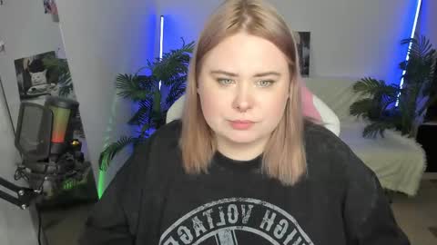 Snapshot of lina_linx chatting on 03.06.25 lina_linx online show from 03.06.25