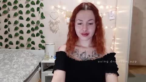 Snapshot of lina_red_x chatting on 01.23.25 Lina Red X online show from 01.23.25