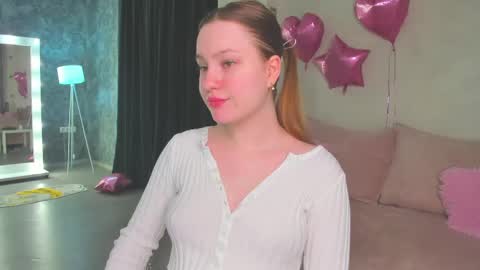 Snapshot of lina_smilee chatting on 05.19.26 Lina online show from 05.19.26