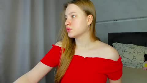 Snapshot of lina_smilee chatting on 06.28.26 Lina online show from 06.28.26