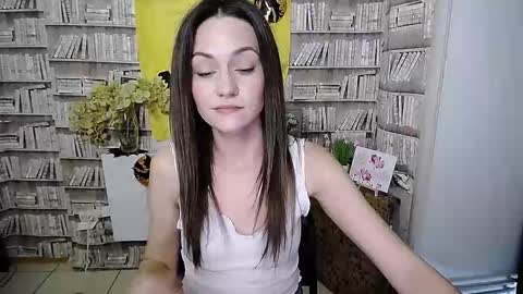 Lina online show from 10.17.25