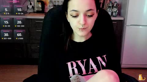 Snapshot of lina_tyaan chatting on 12.16.24 Lina 3 1715622743 online show from 12.16.24