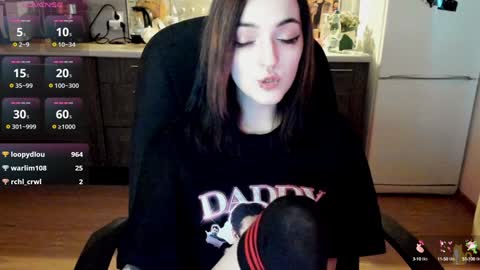 Snapshot of lina_tyaan chatting on 12.19.24 Lina 3 1715622743 online show from 12.19.24