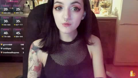 Snapshot of lina_tyaan chatting on 12.30.24 Lina 3 1715622743 online show from 12.30.24