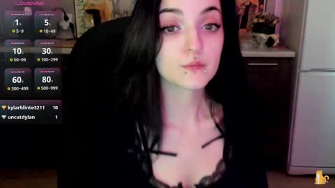 Snapshot of lina_tyaan chatting on 02.18.25 Lina 3 1715622743 online show from 02.18.25