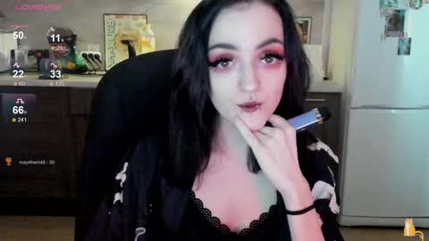 Snapshot of lina_tyaan chatting on 09.18.25 Lina 3 1715622743 online show from 09.18.25