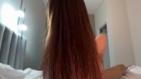 Snapshot of linabbb chatting on 09.19.25 Lina online show from 09.19.25