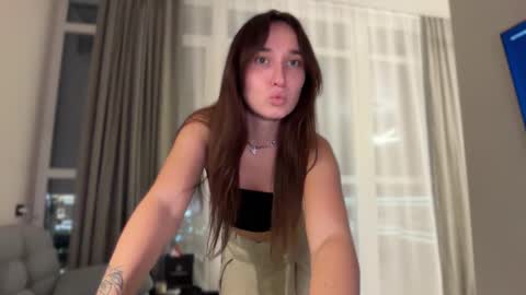 Snapshot of linabbb chatting on 09.26.25 Lina online show from 09.26.25