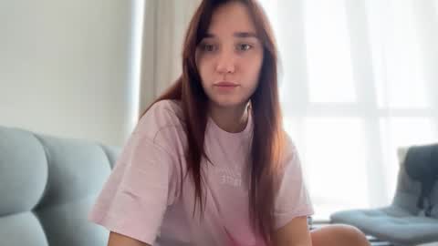 Snapshot of linabbb chatting on 09.27.25 Lina online show from 09.27.25