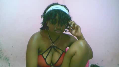 linah1123 online show from 10.28.25